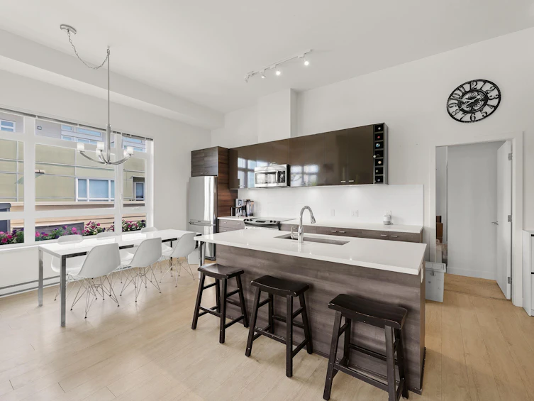 411-13925 Fraser Highway, Surrey, BC, V3T 4E6 - 3