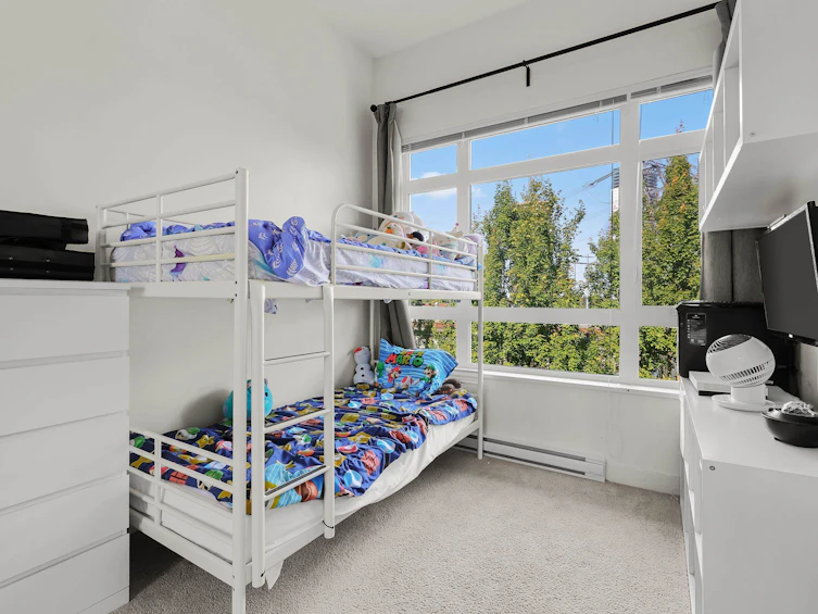 411-13925 Fraser Highway, Surrey, BC, V3T 4E6 - 13