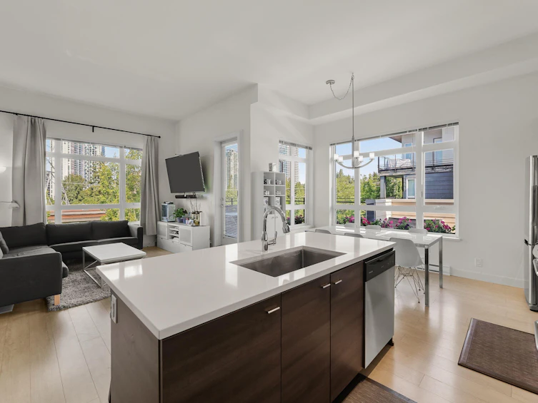 411-13925 Fraser Highway, Surrey, BC, V3T 4E6 - 6