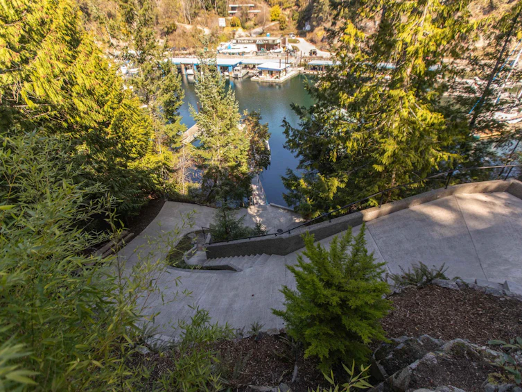 5433 Sans Souci Road, Halfmoon Bay, BC, V7Z 1B6 - 16