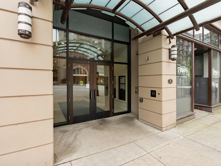 304-668 Columbia Street, New Westminster, BC, V3M 1A9 - 2