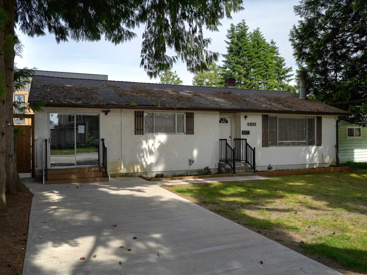 9144 135a Street, Surrey, BC, V3V 5V5 - 9