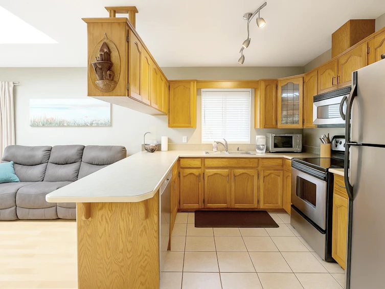 22070 126 Avenue, Maple Ridge, BC, V2X 0V7 - 2