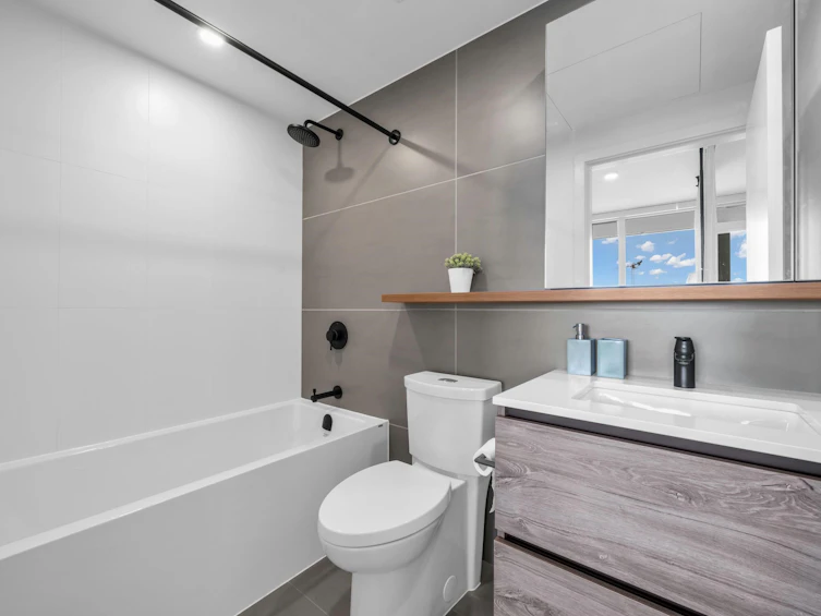 911-10448 University Drive, Surrey, BC, V3T 0S7 - 20