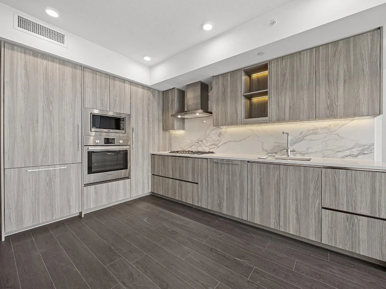 1204-13778 100 Avenue, Surrey, BC, V3T 0V3 - 10