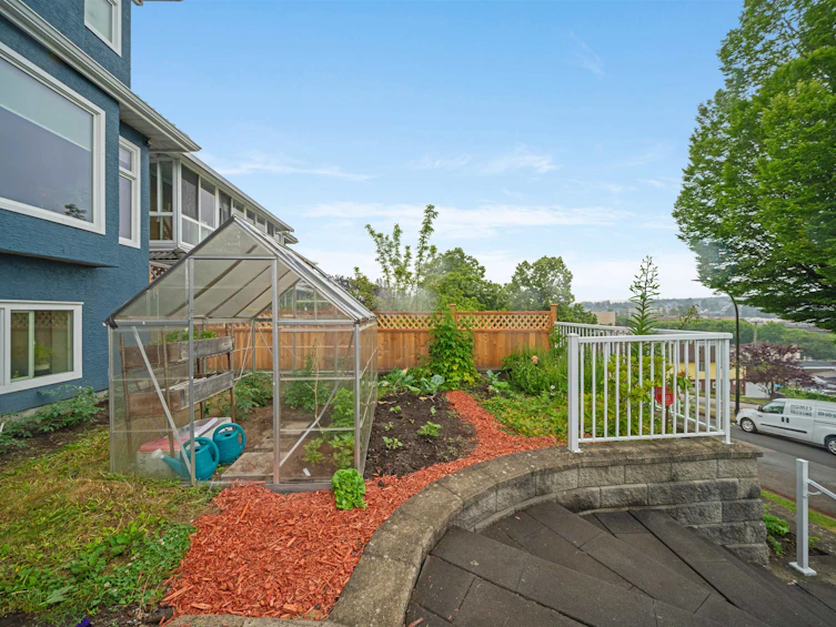 3191 E 8th Avenue, Vancouver, BC, V5M 1X5 - 3