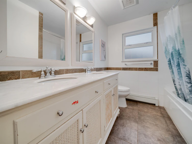3191 E 8th Avenue, Vancouver, BC, V5M 1X5 - 29