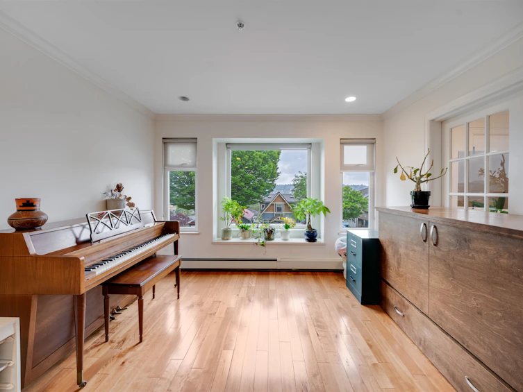 3191 E 8th Avenue, Vancouver, BC, V5M 1X5 - 19