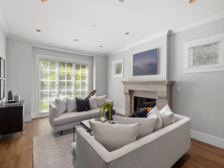 3749 W 39th Avenue, Vancouver, BC, V6N 3A6 - 4