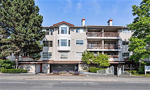 307-5776 200 Street, Langley, BC, V3A 1M8
