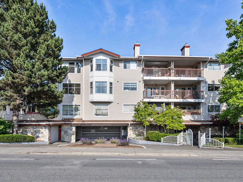 307 - 5776 200th Street, Langley BC V3A 1M8