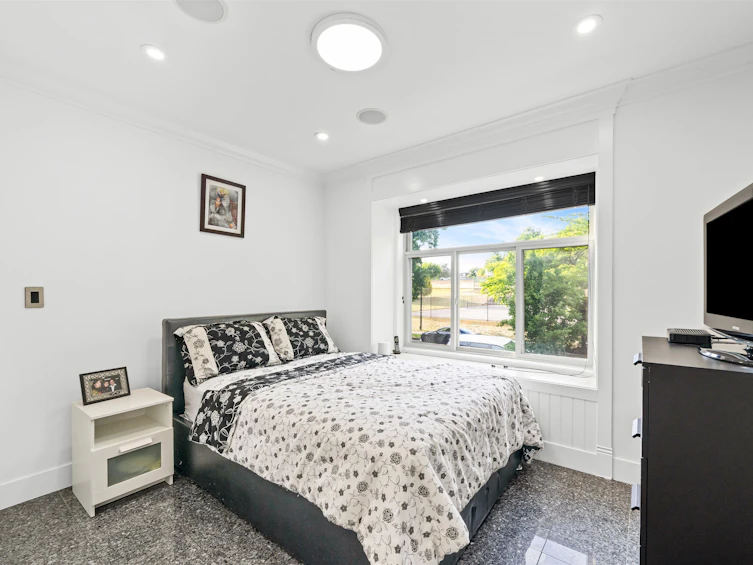 1060 E 61st Avenue, Vancouver, BC, V5X 2C4 - 17