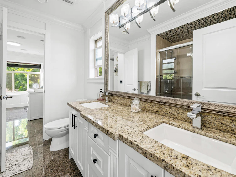 1060 E 61st Avenue, Vancouver, BC, V5X 2C4 - 23