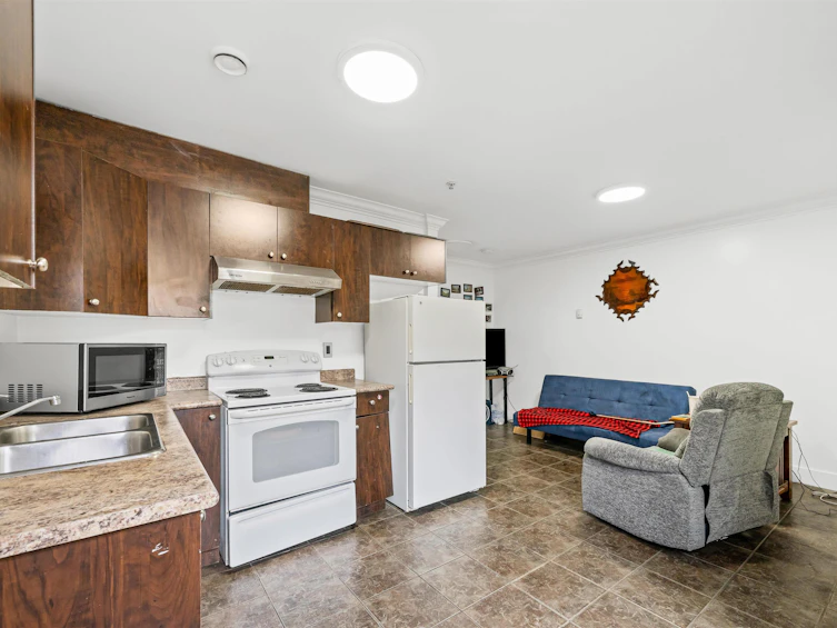 1060 E 61st Avenue, Vancouver, BC, V5X 2C4 - 29