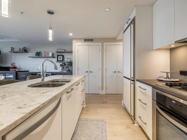 204-15152 Russell Avenue, Surrey, BC, V4B 0A3 - 18