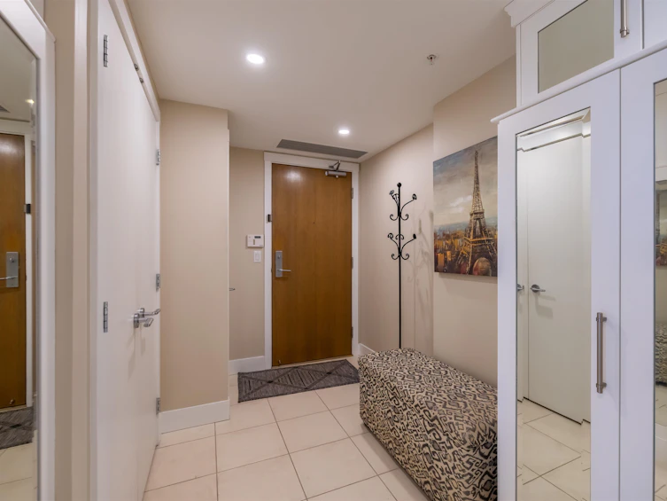 204-15152 Russell Avenue, Surrey, BC, V4B 0A3 - 8