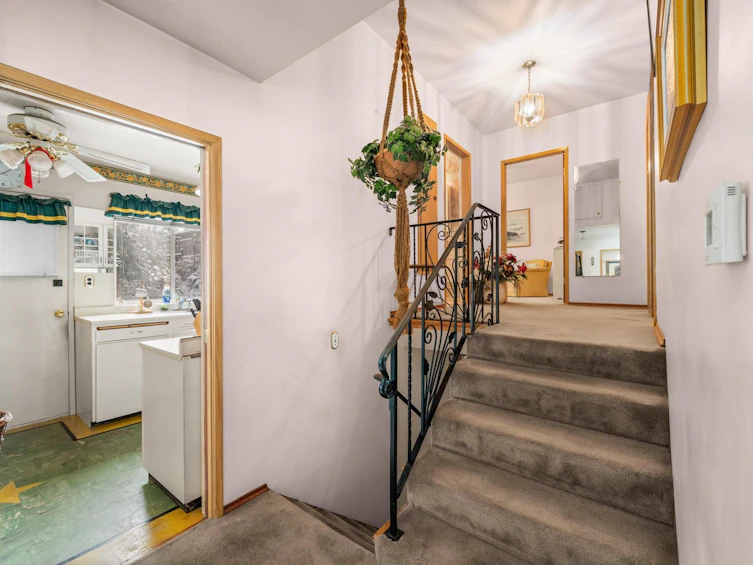 8274 Wedgewood Street, Burnaby, BC, V3N 1C4 - 24