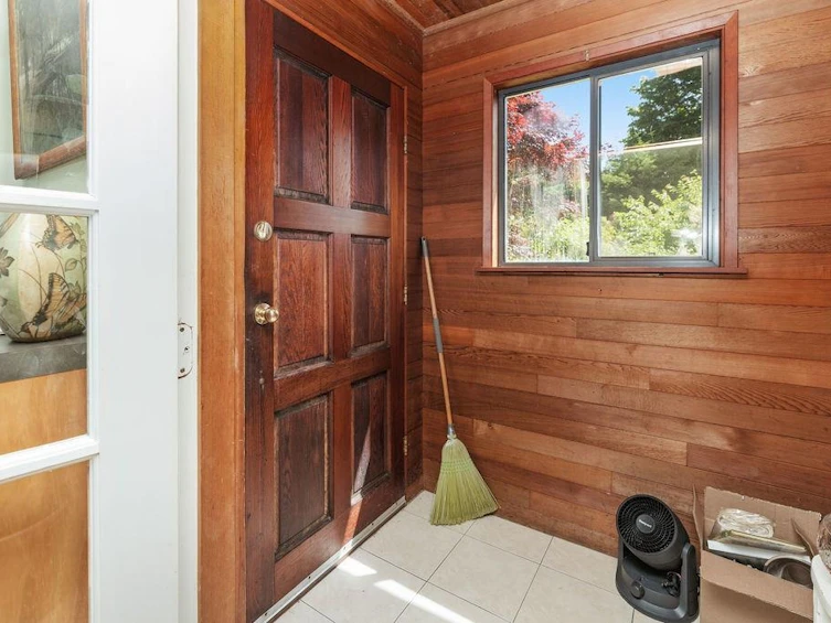1064 Rosamund Road, Gibsons, BC, V0N 1V3 - 5