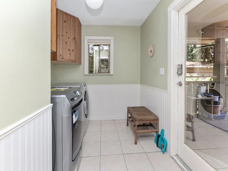 1064 Rosamund Road, Gibsons, BC, V0N 1V3 - 10