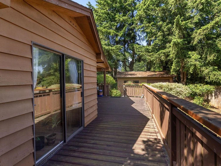 1064 Rosamund Road, Gibsons, BC, V0N 1V3 - 4