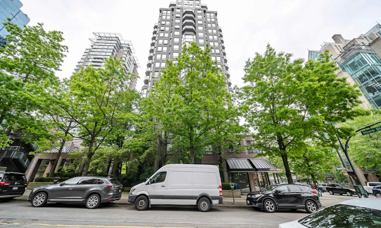 1604-811 Helmcken Street