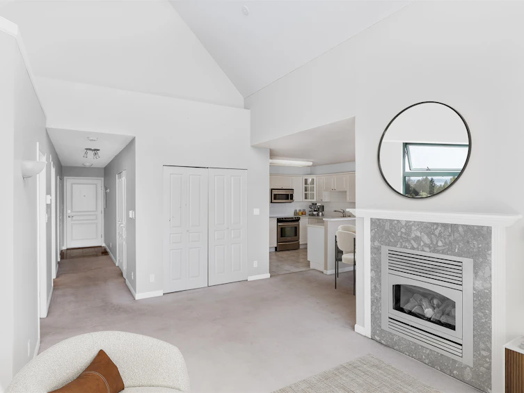 702-15466 North Bluff Road, Surrey, BC, V4B 3G1 - 10