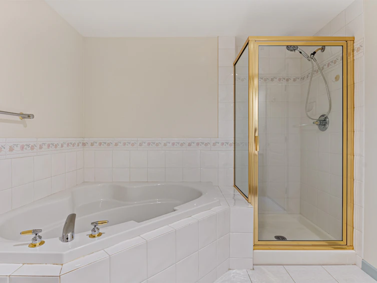 702-15466 North Bluff Road, Surrey, BC, V4B 3G1 - 25
