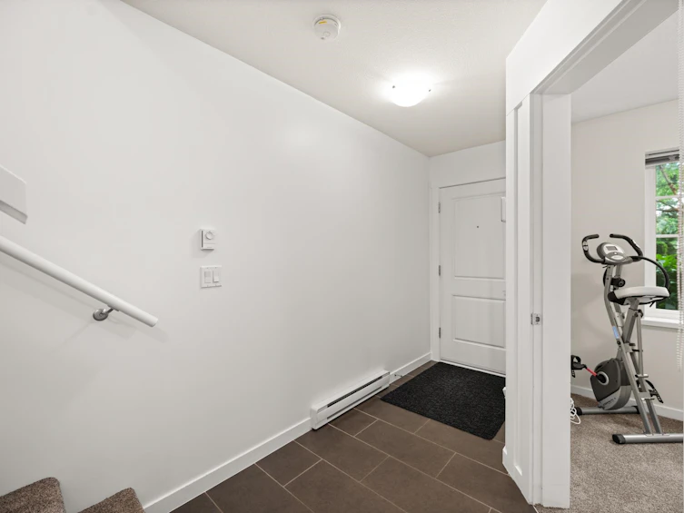 10-7348 192a Street, Surrey, BC, V4N 6J2 - 6