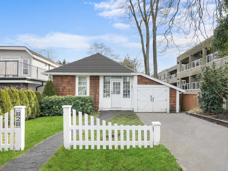 828 Kent Street, Surrey BC V4B 4S8