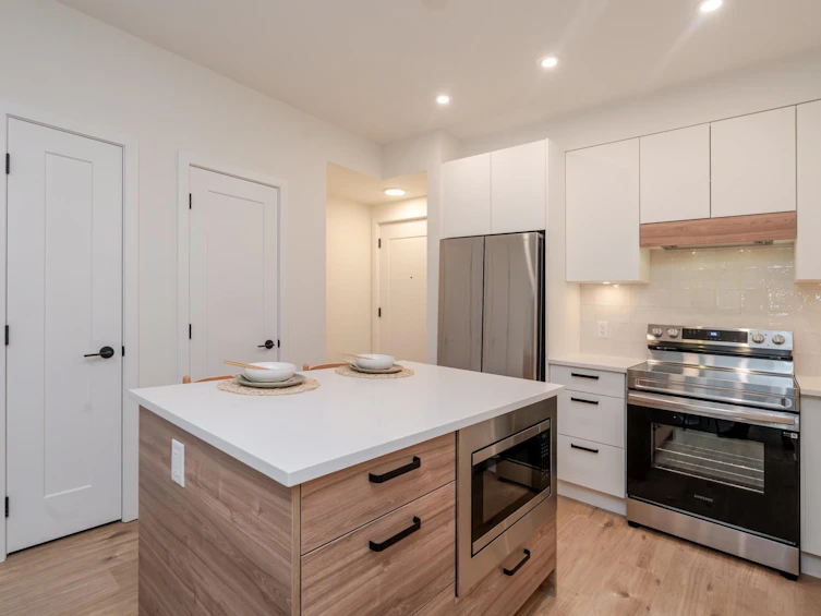 202-33920 Best Avenue, Mission, BC, V2V 7A4 - 2