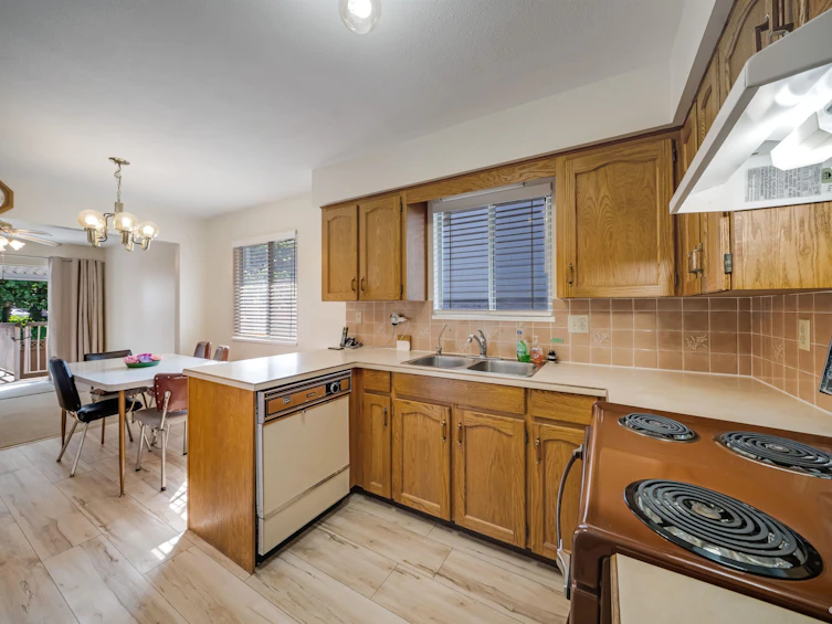2232 Wenonah Street, Vancouver, BC, V5N 2Z6 - 5