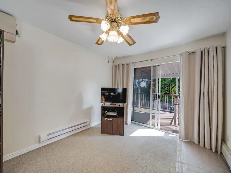 2232 Wenonah Street, Vancouver, BC, V5N 2Z6 - 9