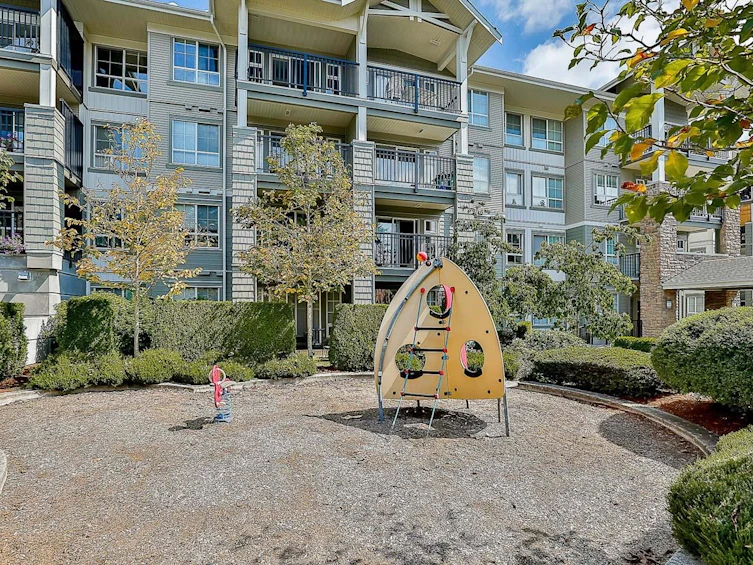 113-9088 Halston Court, Burnaby, BC, V3N 0A7 - 37