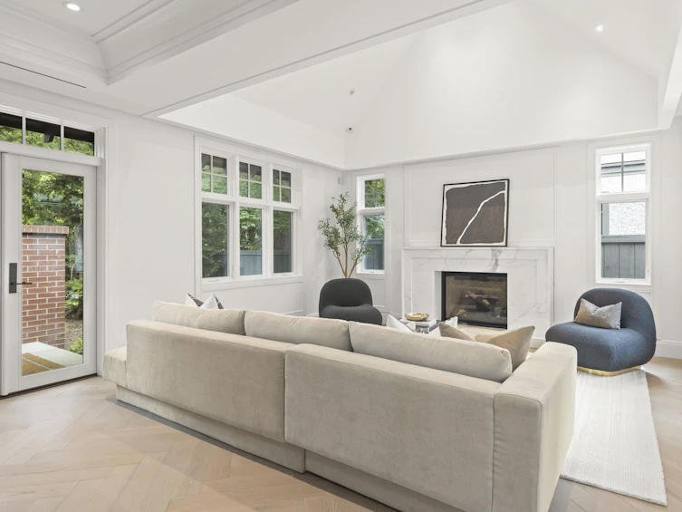 2062 SW Marine Drive, Vancouver, BC, V6P 6B5 - 5