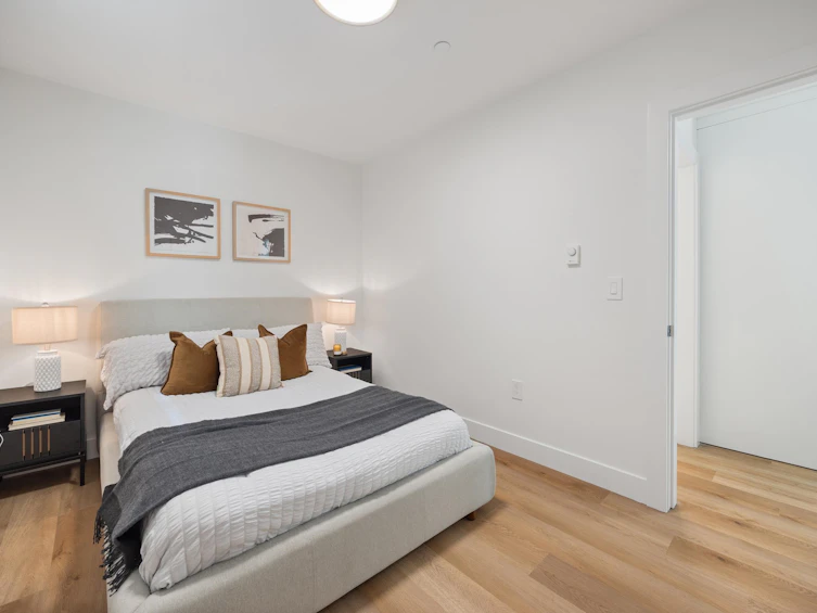 1 & 2-2183 Charles Street, Vancouver, BC, V5L 2V2 - 32