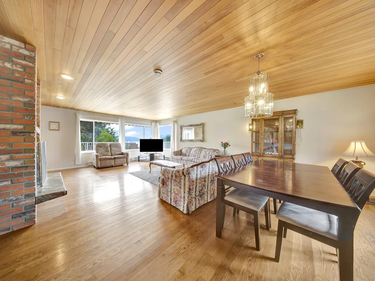1564 Thompson Road, Gibsons, BC, V0N 1V6 - 4