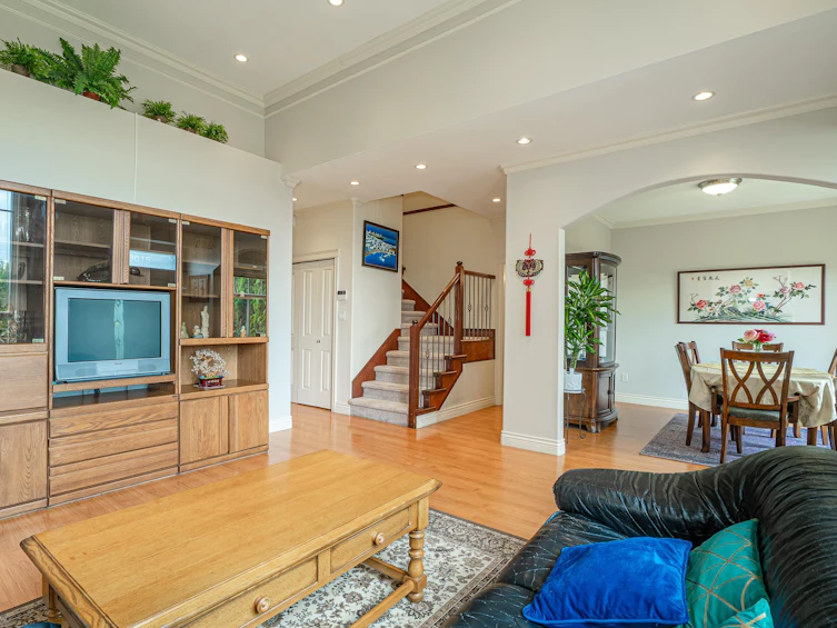 8015 11th Avenue, Burnaby, BC, V3N 2N8 - 11
