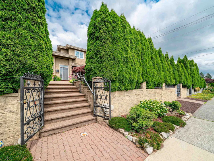 8015 11th Avenue, Burnaby, BC, V3N 2N8 - 38