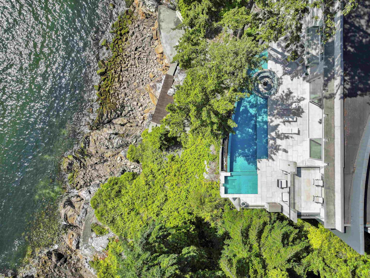 5225 Gulf Place, West Vancouver, BC, V7W 2V9 - 3