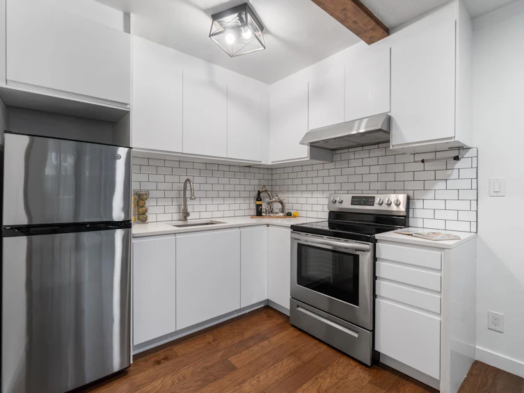 105-2159 Wall Street, Vancouver, BC, V5L 1B3 - 9