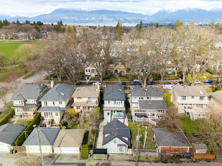 2984 W 31st Avenue, Vancouver, BC, V6L 2A4 - 31