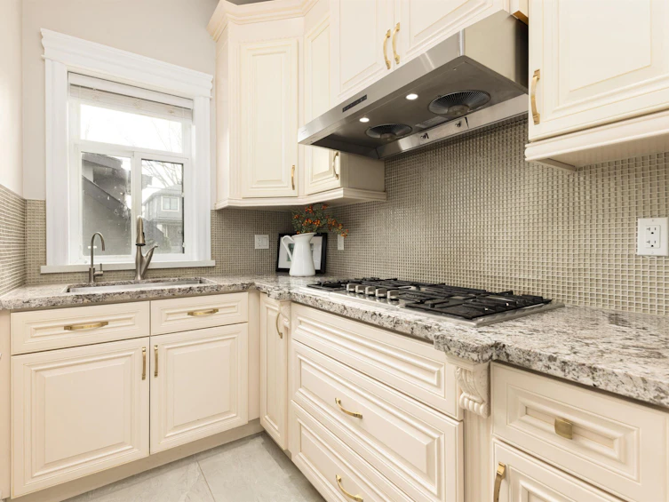 2984 W 31st Avenue, Vancouver, BC, V6L 2A4 - 12