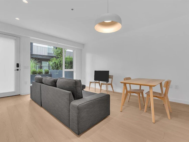 86 W King Edward Avenue, Vancouver, BC, V5Y 0N6 - 2