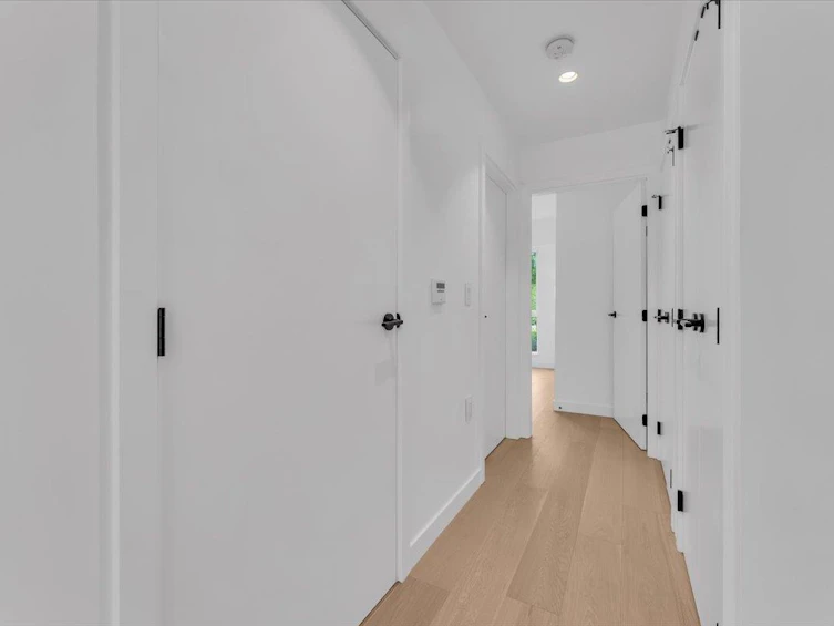 86 W King Edward Avenue, Vancouver, BC, V5Y 0N6 - 9