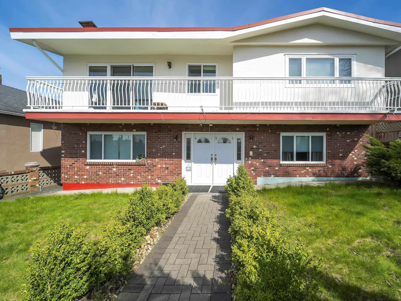 4031 Parker Street, Burnaby BC V5C 3B8