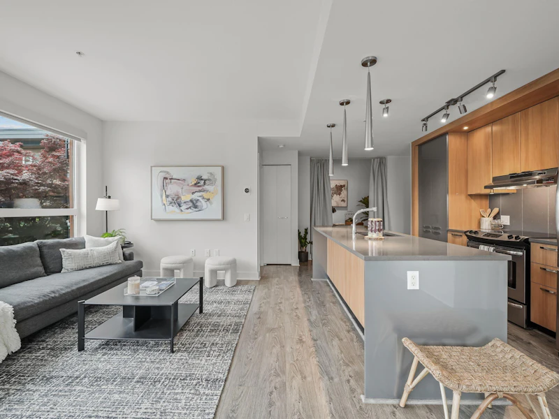 309 - 733 W 14th Street, North Vancouver BC