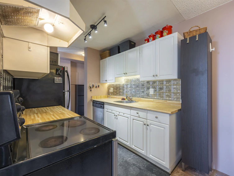 1404-6759 Willingdon Avenue, Burnaby, BC, V5H 3Y9 - 5