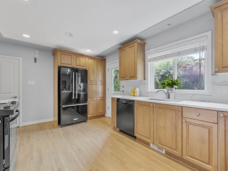 5537 Rugby Street, Burnaby, BC, V5E 2N2 - 5