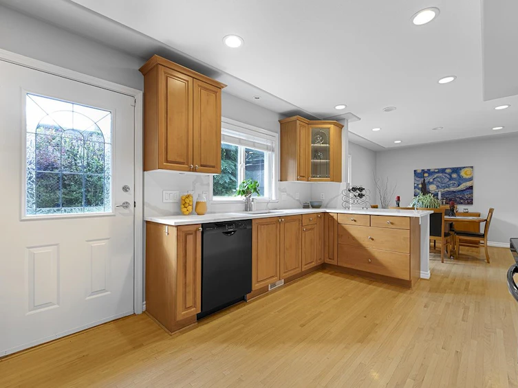 5537 Rugby Street, Burnaby, BC, V5E 2N2 - 4