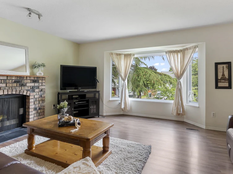 15252 97 Avenue, Surrey, BC, V3R 8P9 - 2